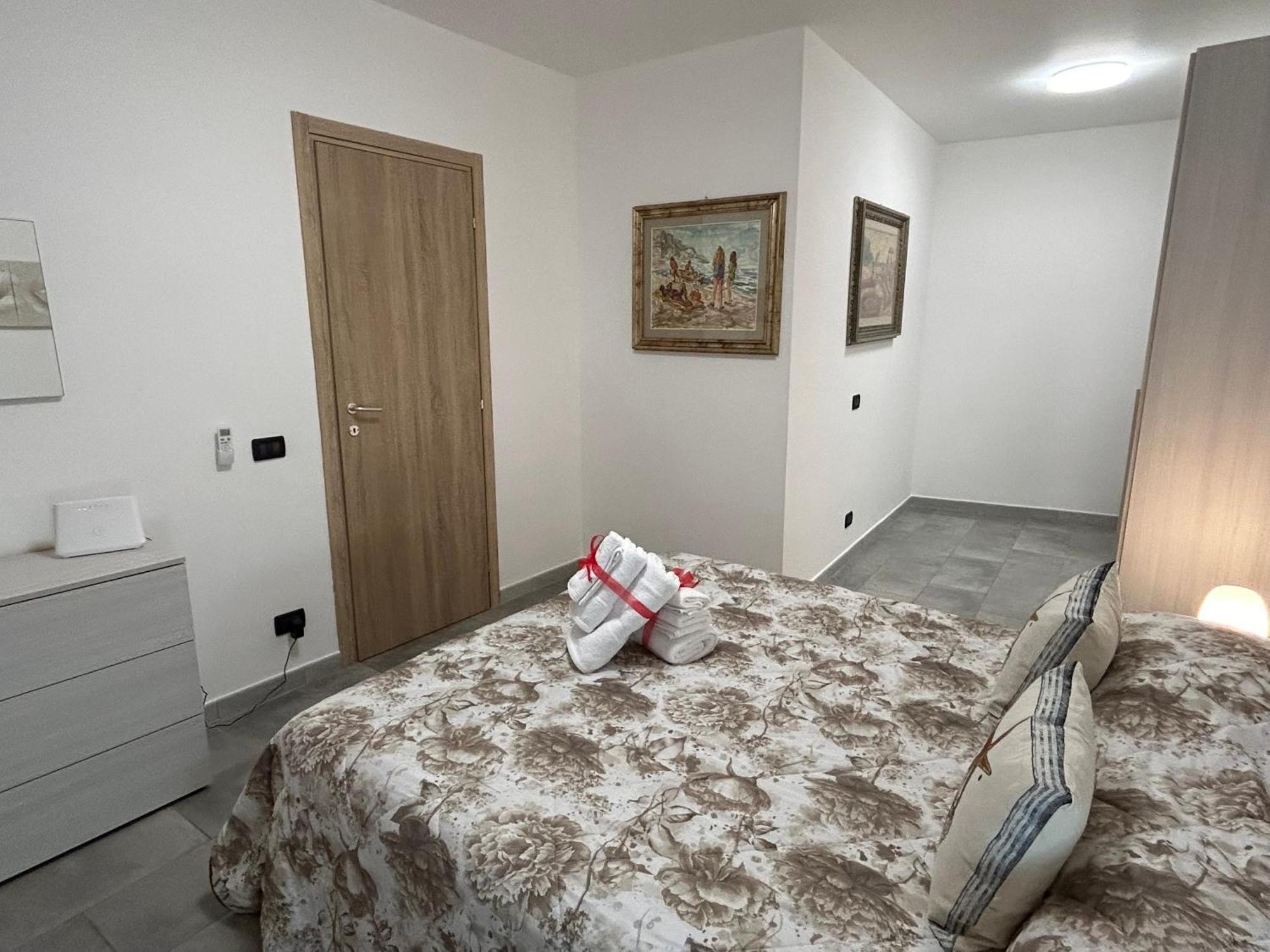 Ciccio'S House Apartment ปาแลร์โม ภายนอก รูปภาพ