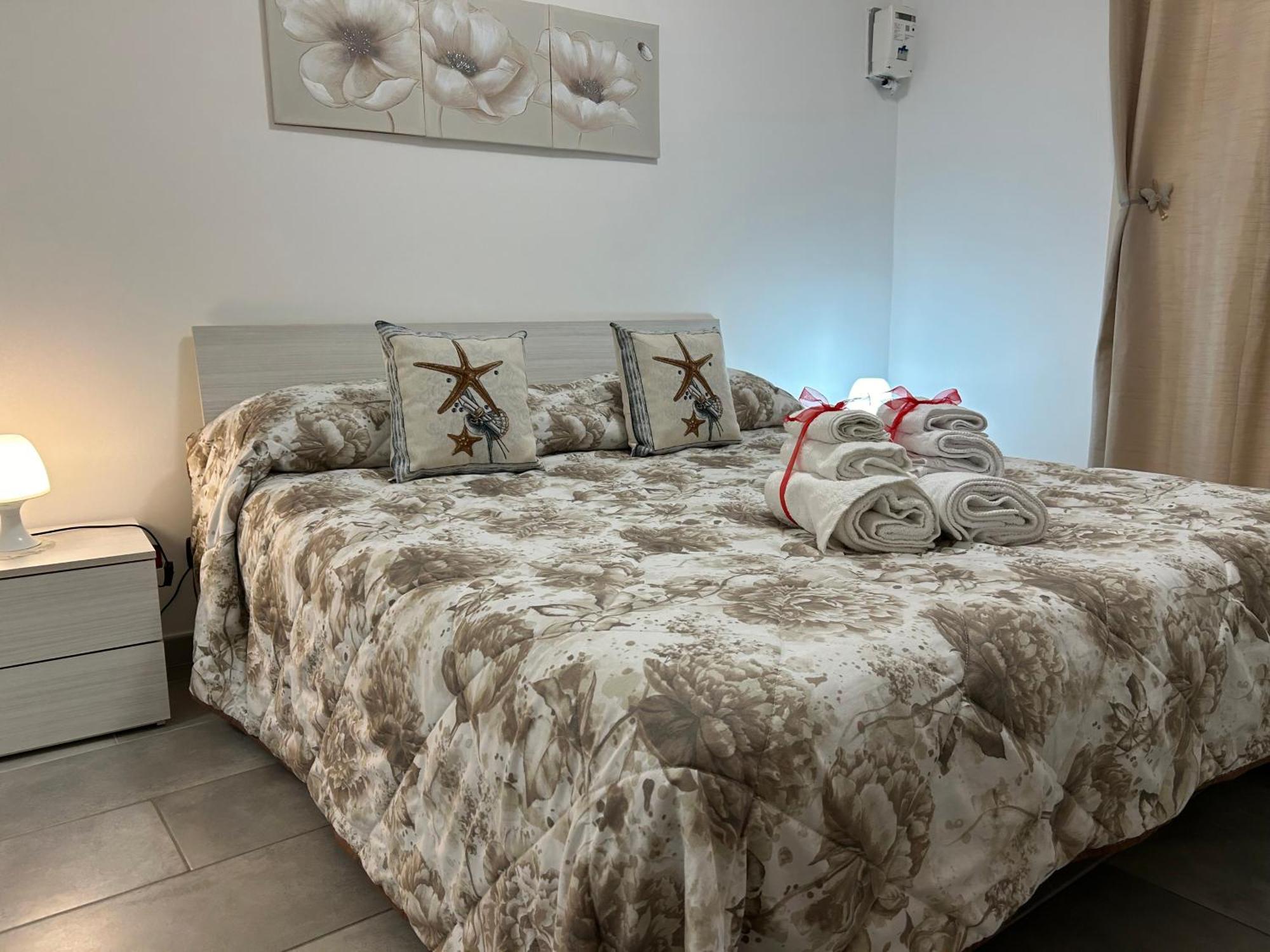 Ciccio'S House Apartment ปาแลร์โม ภายนอก รูปภาพ
